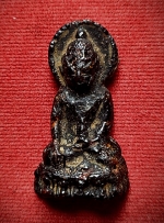 พระกริ่งครึ่งซีก